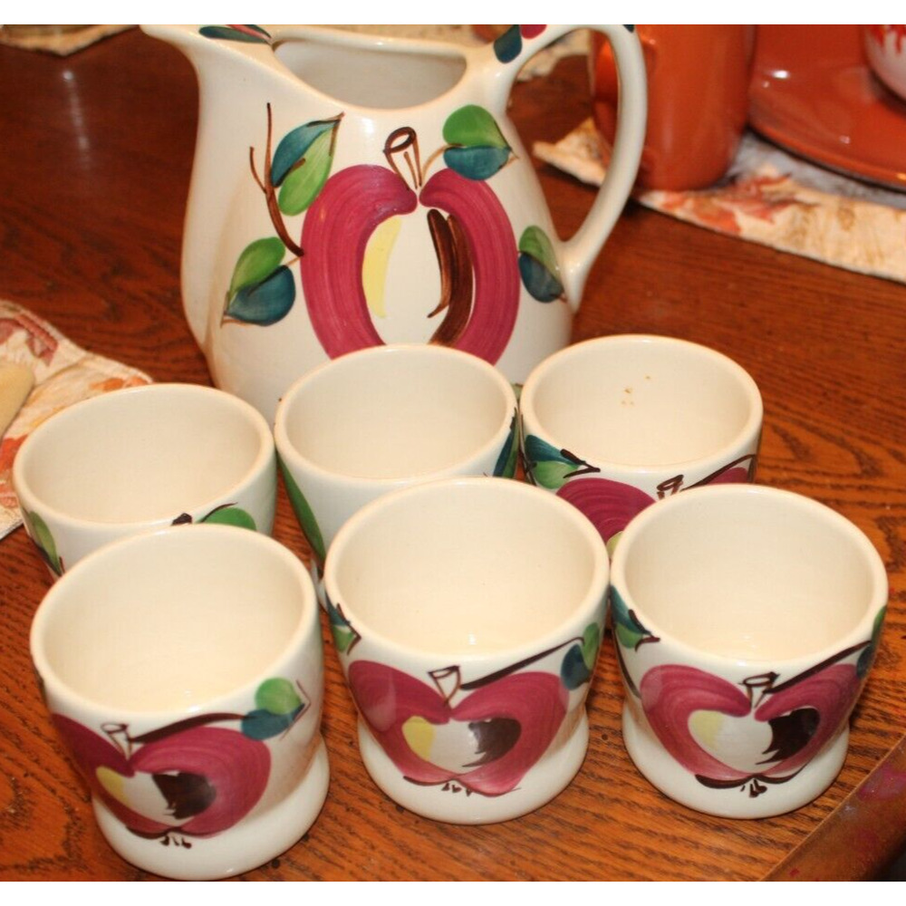 VINTAGE PURINTON APPLE WATER PITCHER AND 6 CUPS